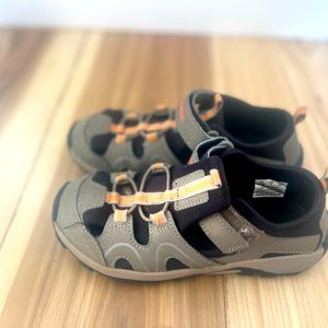 Merrell boys shoes